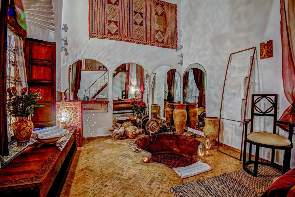 Riad Almaz Fes Bilik gambar